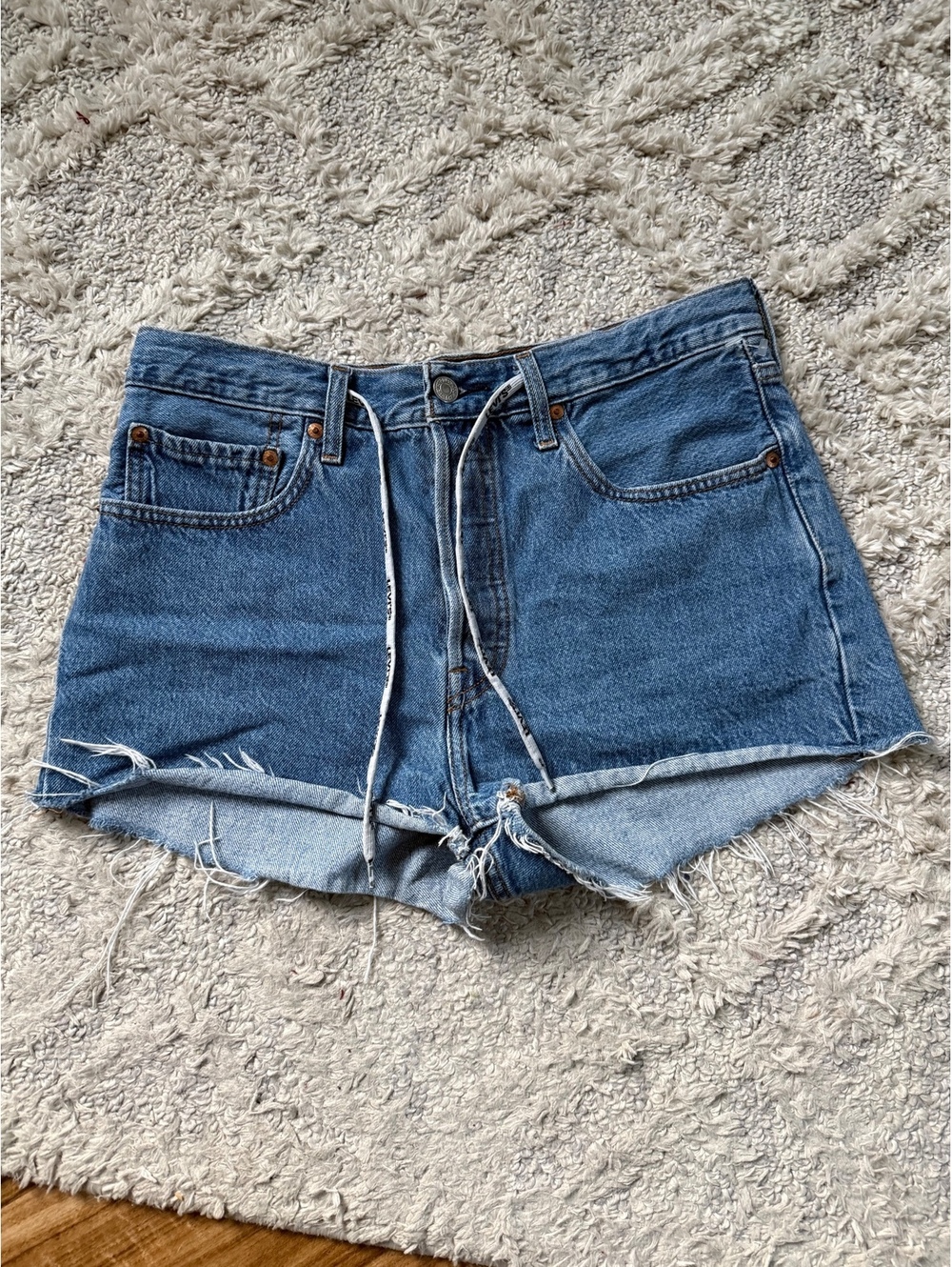 Levi’s 501 Button Fly Denim Shorts with Logo Tie Women’s Size 30